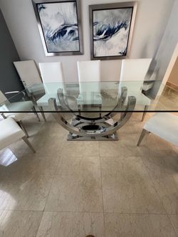 Dining room table
