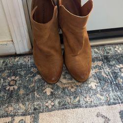 60 Cash Near AV College Lucky brand Leather Bootie Zip Up Boots Size 8.5