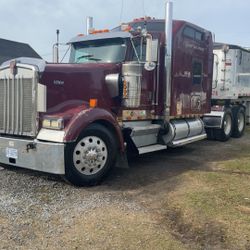 Kenworth W900 Studio Sleeper 