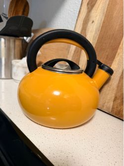Tea kettle