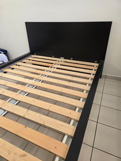 Queen bed