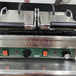 Waring Commercial Dual Grooved Top and Flat Bottom Panini Grill with Timer