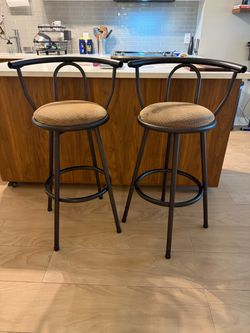 Set of 2 Swivel Bar Stools