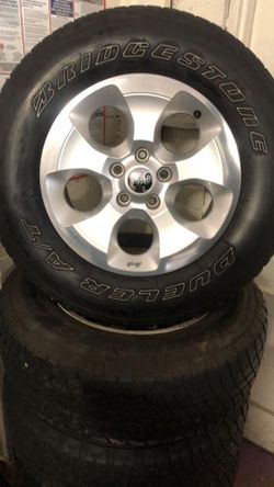 Jeep Rubicon wheels & P255/70R18 Bridgestone