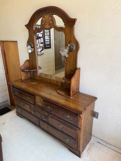 Dresser with Mirror and Lights