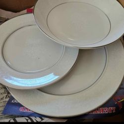 Ready For Thanksgiving!! Dinner China Setting 41 Pieces! Compares At 1k Brand New