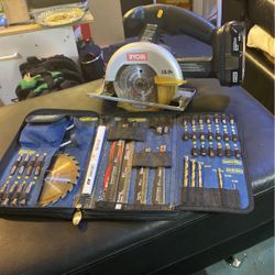 Ryobi 5 1/2 Circular Saw And Tool Kit