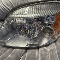 2005 ford freestar Headlights 