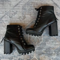 H&M divided women’s chunky heel lace up combat boots size 7 black faux leather