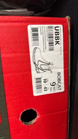 Red back mens boots