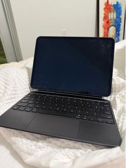 iPad Pro 11” M4 256 GB with Magic Keyboard