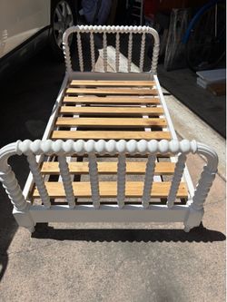 Toddler bed crate and barrel
