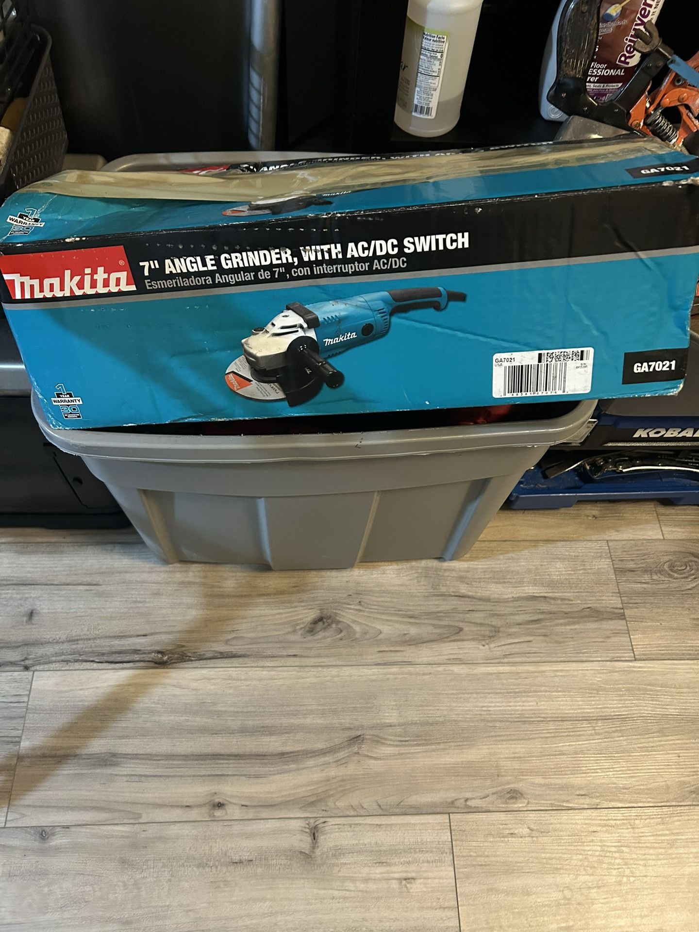 Makita 7021 angle grinder with AC/DC switch