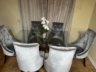 Dining table and 6 chairs