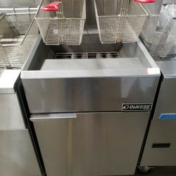 Used Dukers 60 Lbs Fryer Natural Gas 