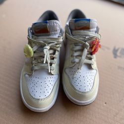 Nike Dunks Size 7Y (used) Only $20