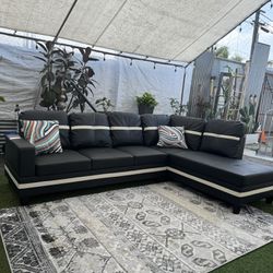 Yadira Sectional Couch