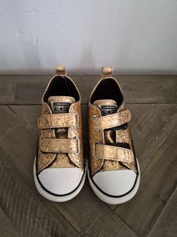 Kids gold converse