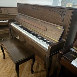 Samick Upright Piano (in Great Condition)