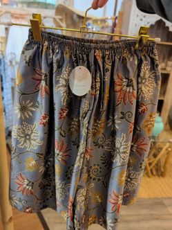 Floral Print Elastic Shorts