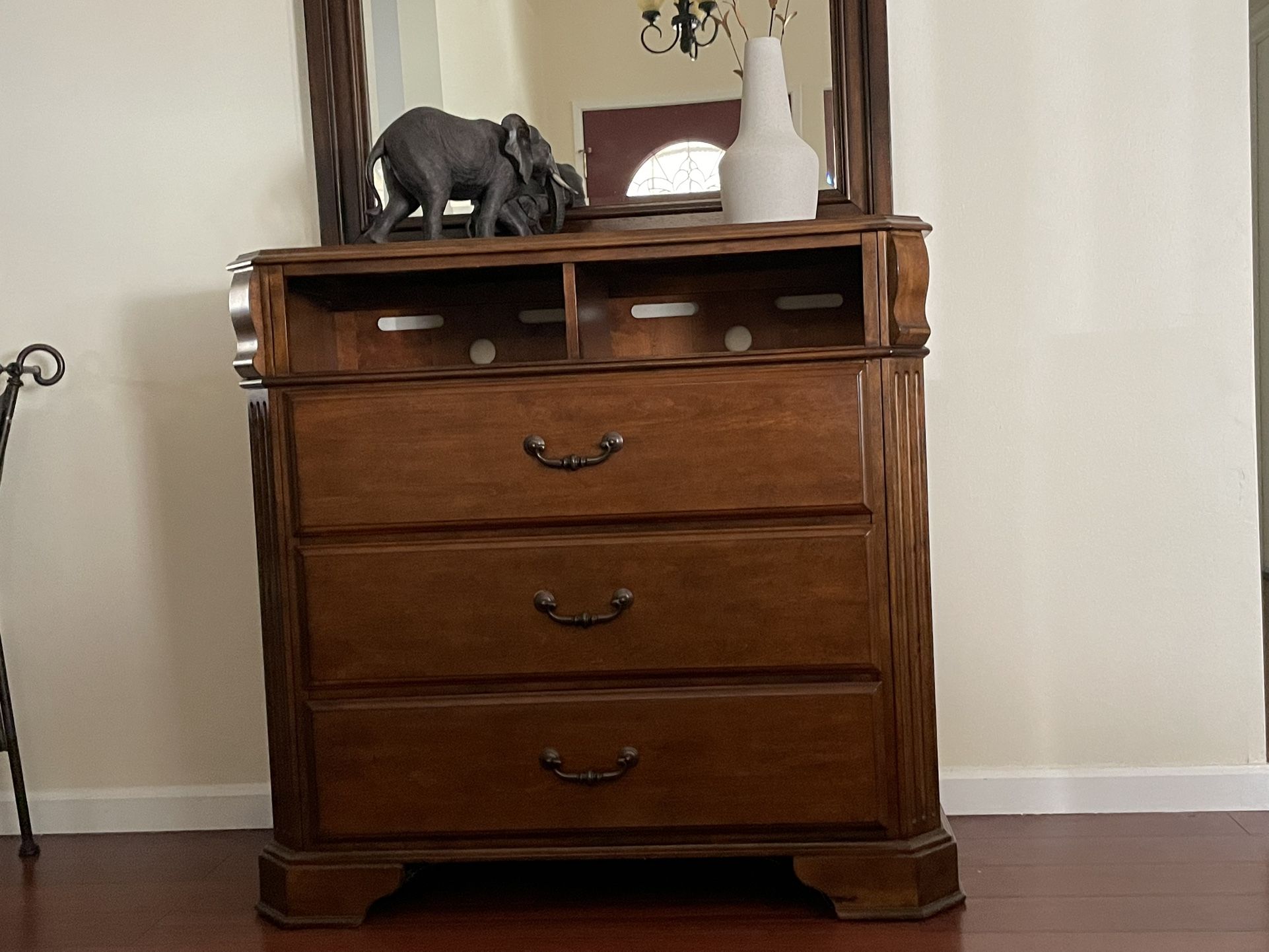 Dresser/TV Entertainment Center