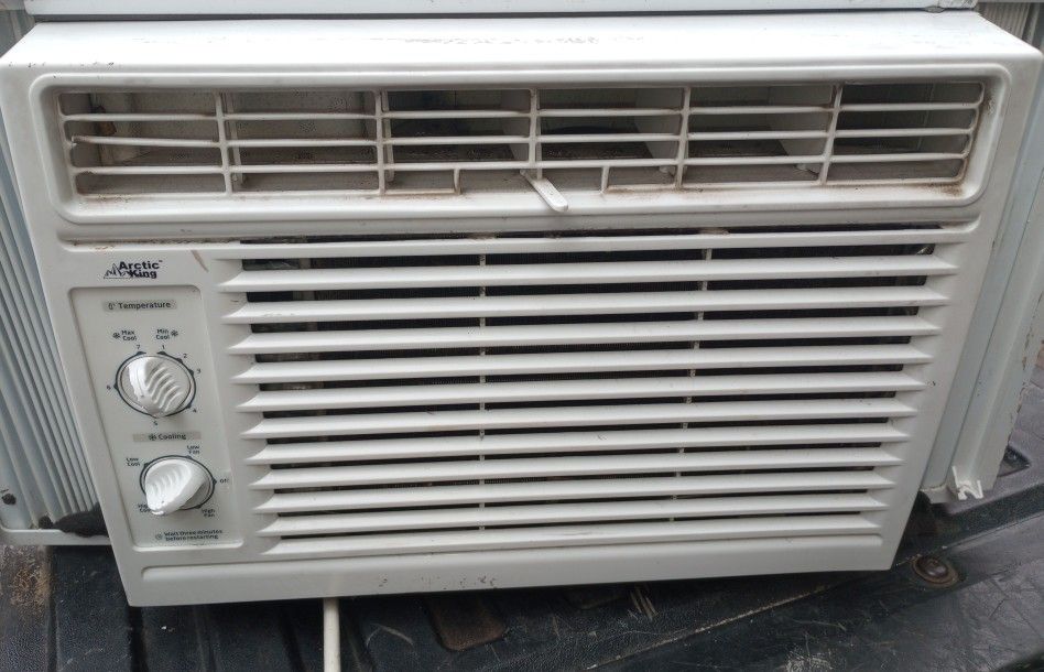 5000 Btu, Arctic King Air Conditioner, Like New, Works Excellent, Very Clean, Lees 1-year-old$59