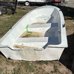 Comes With Trolling Motor And A Battery