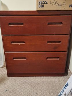 Chest of drawers