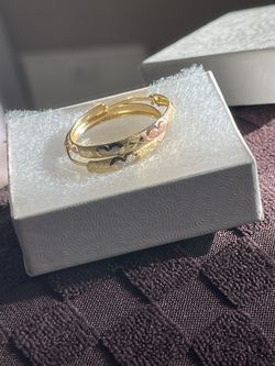 14k Women’s 3tone Hoop Earrings 