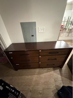 6 drawer Dresser