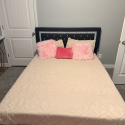 Quen Bed  