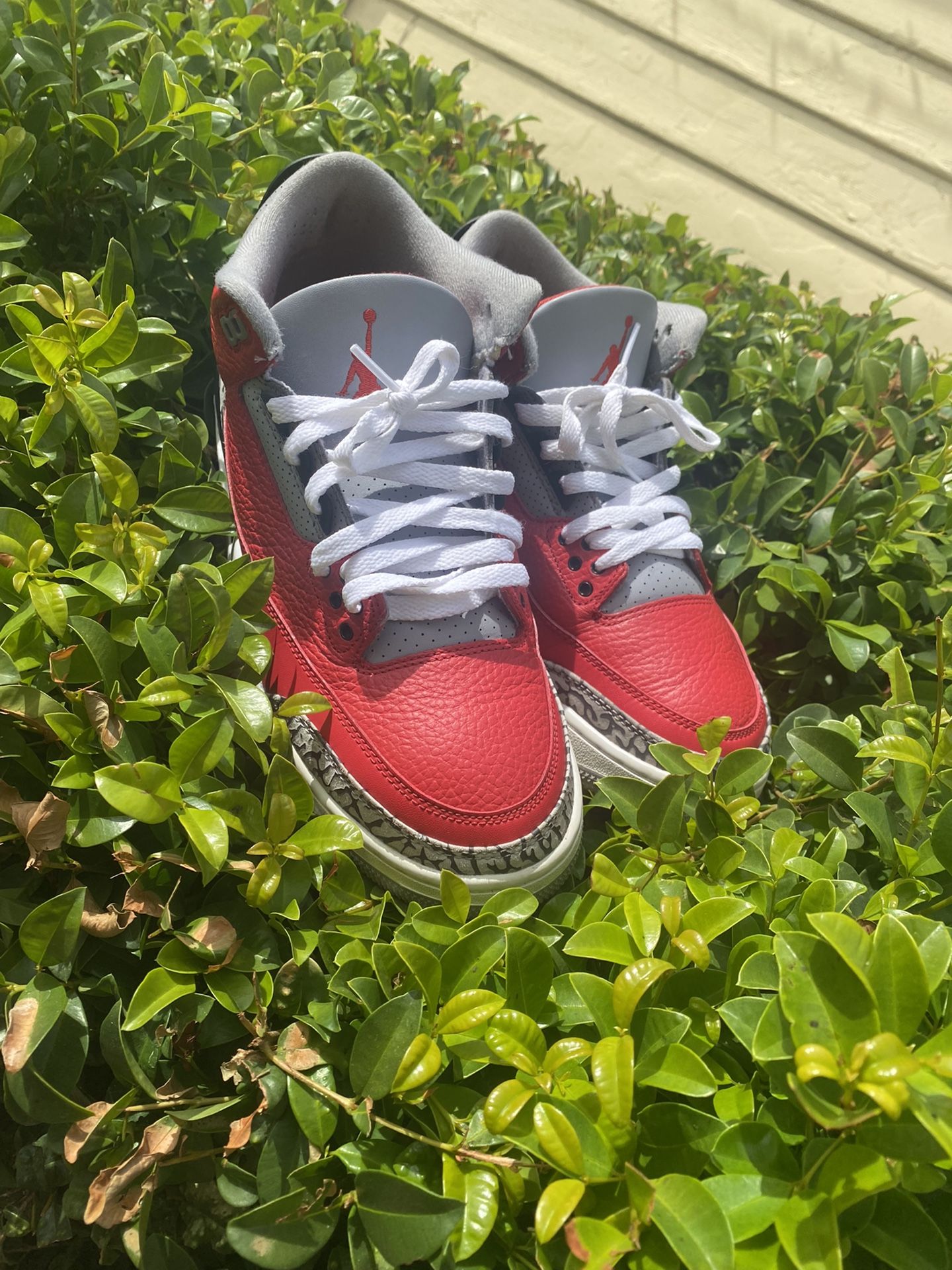 Jordan SE Unite Fire Red