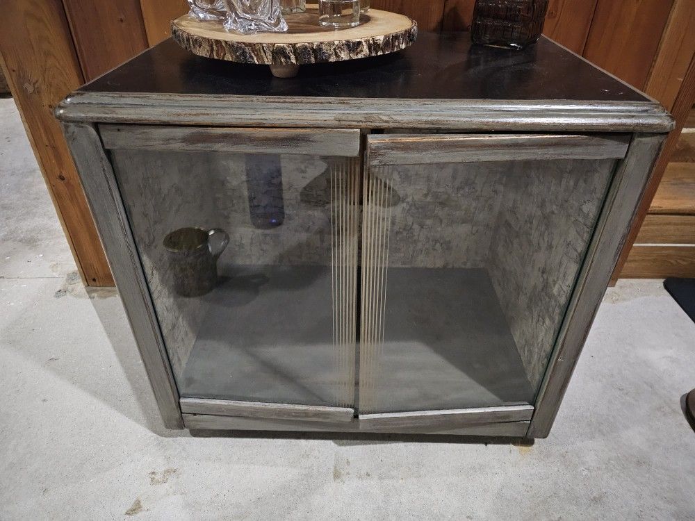 Entertainment Table / Console