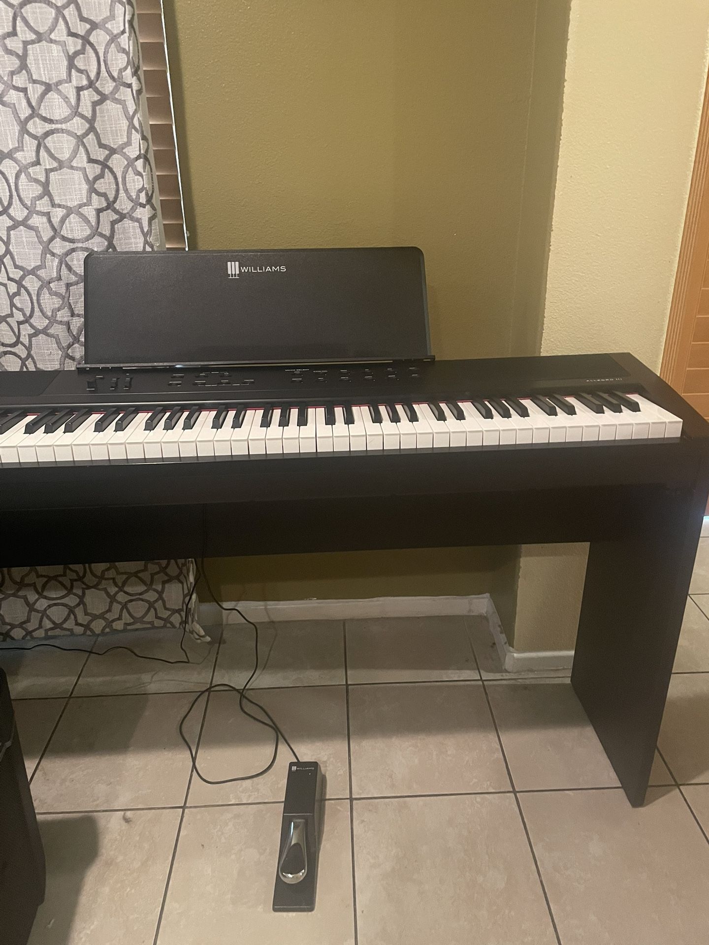 piano keyborard