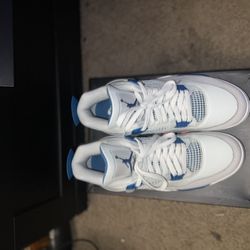 Jordan 4s