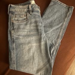 Holister Curvy High Rise Mom Jean