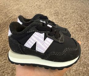 Baby girls new balance size 3c