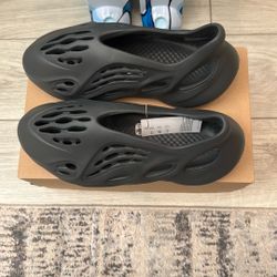 Adidas Yeezy Foam RNR Size 11