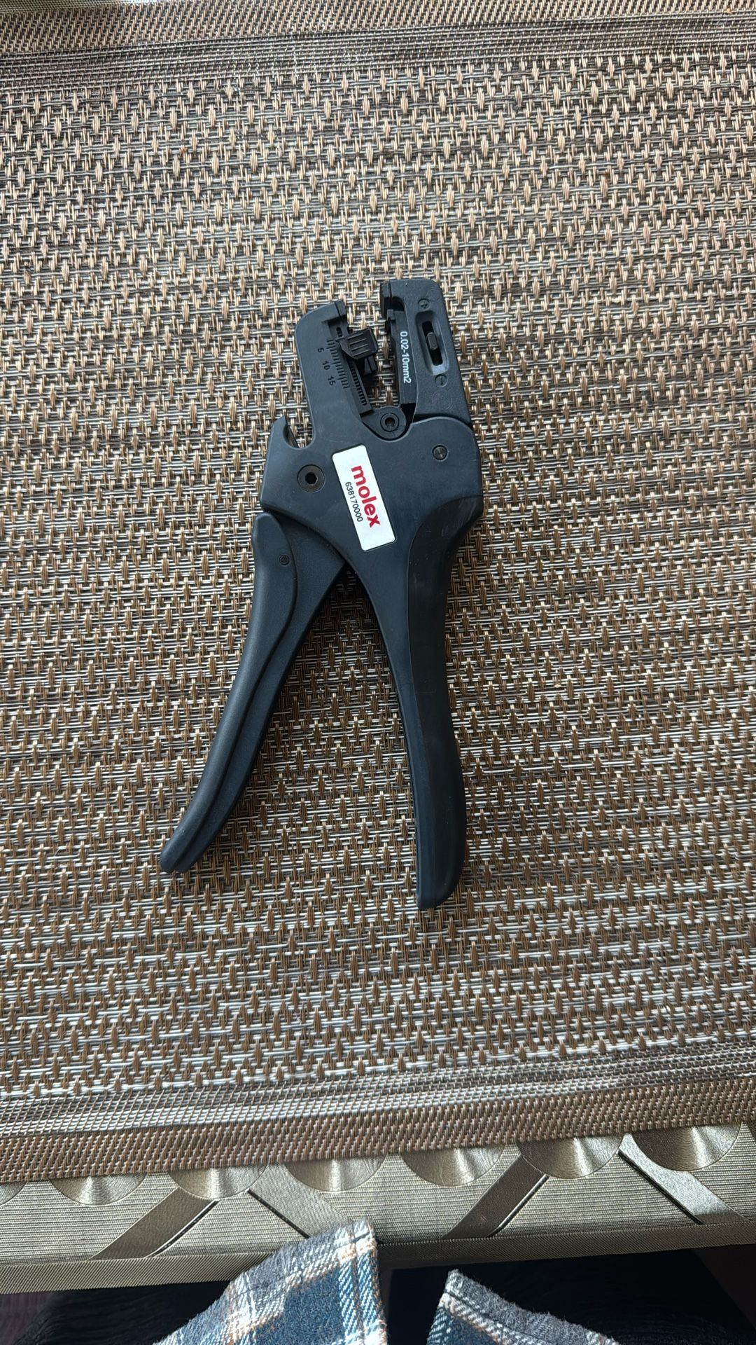 MOLEX (contact info removed)00