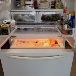 SAMSUNG WHITE FRENCH DOOR REFRIGERATOR 