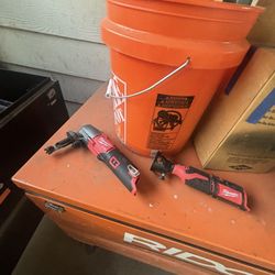 Dewalt & Milwaukee 