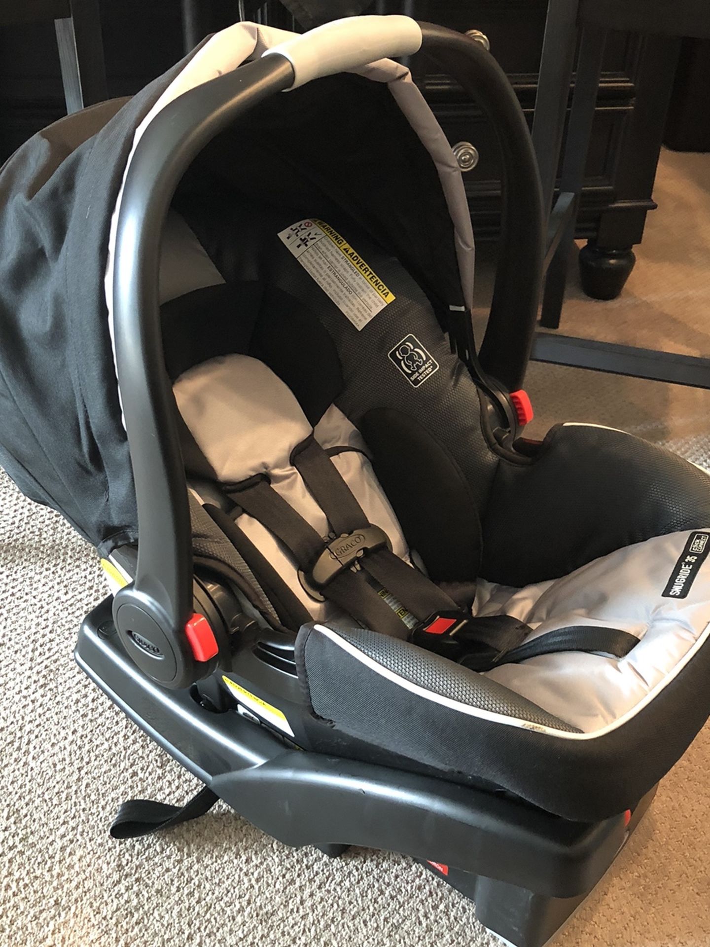 GRACO-Snugride 35-Click Connect-Infant Car Seat & Base-Like New!