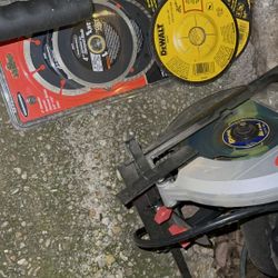 Circular Saw With Blades 