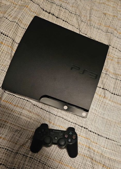 PlayStation 3 Slim (PS3) Bundle – Skate 3 – Controller Included