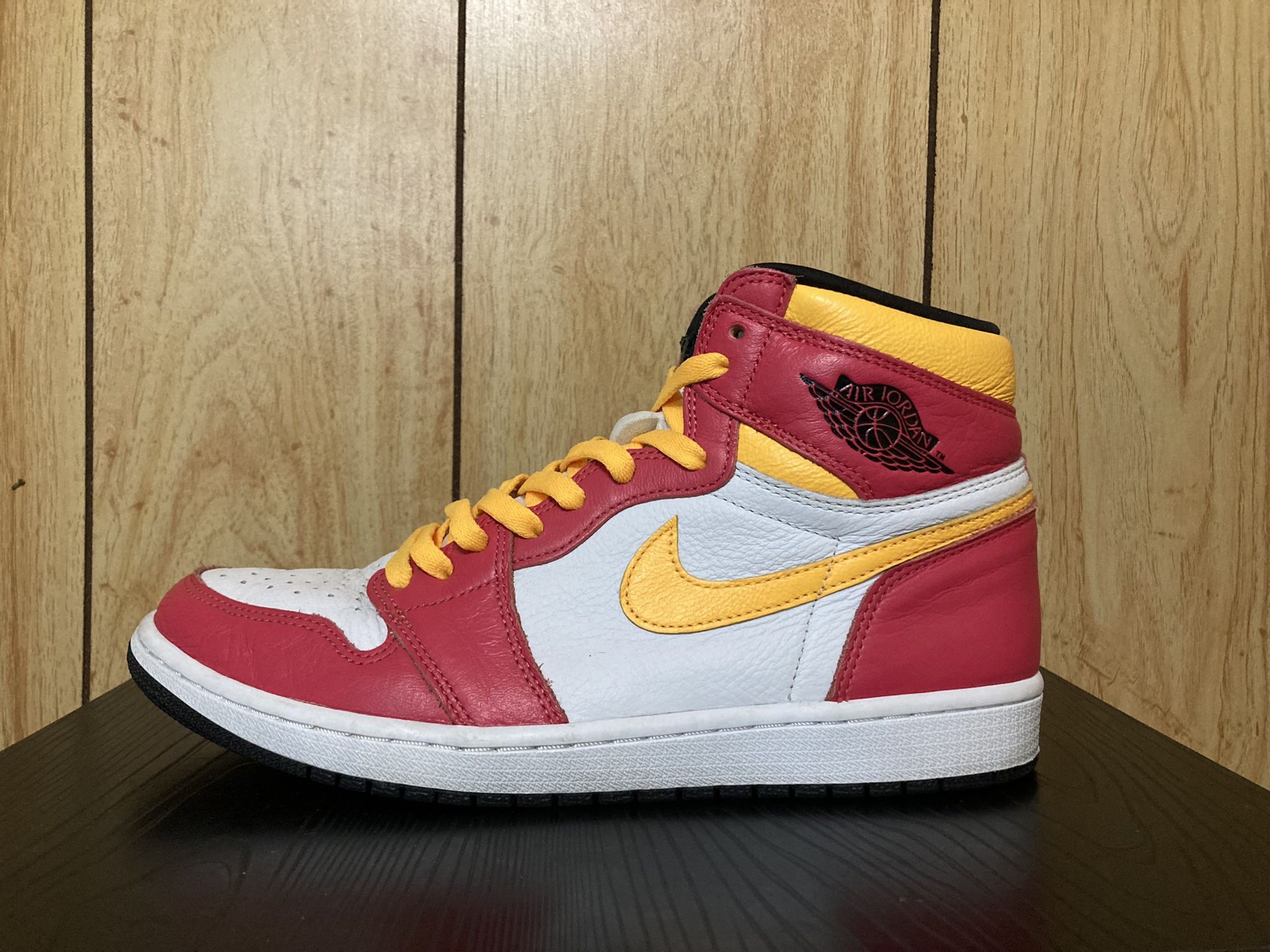 Air Jordan Retro 1 “light Fusion Red”