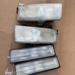 Chevrolet Express 3500 Headlights