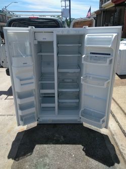 Side by Side Refrigerator Like New