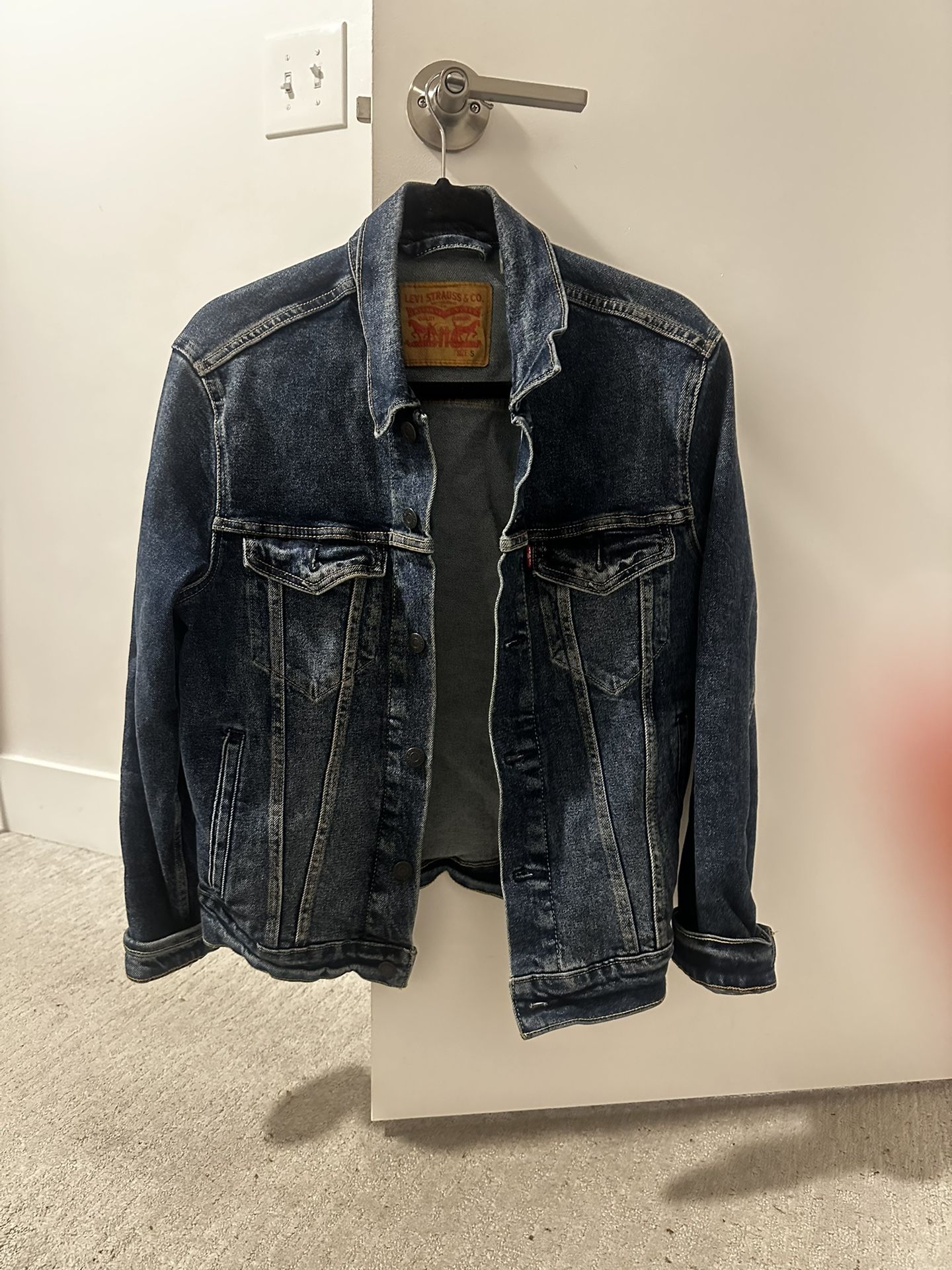 LEVI’S Dark Denim Jacket