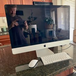 Apple iMac 27 Inch with Keyboard and Mouse 