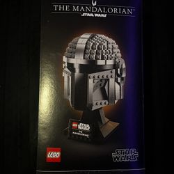 New & Sealed Lego Starwars Mandalorian Helmet